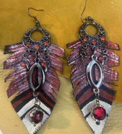 TENACIOUS HANDS, HAT & LADLE 403-358-2527 Red Deer AB