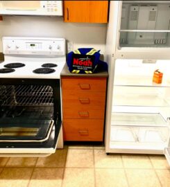 NOAH MOVING & CLEANING COMPANY  (780) 607-2205 Fort McMurray AB