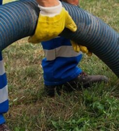 ROOSTERS SEPTIC TANK REPAIR & PRESSURE WASHING SERVICES 403-550-4834 Sylvan Lake AB